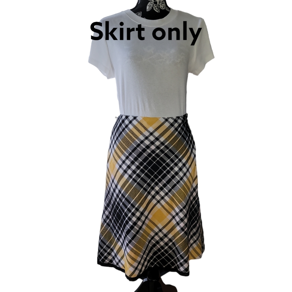 B. MOSS yellow/white and black plaid skirt. Womens sz 2